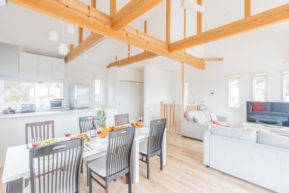 客室内のダイニングエリア