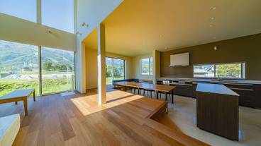 内部エントランス / 2