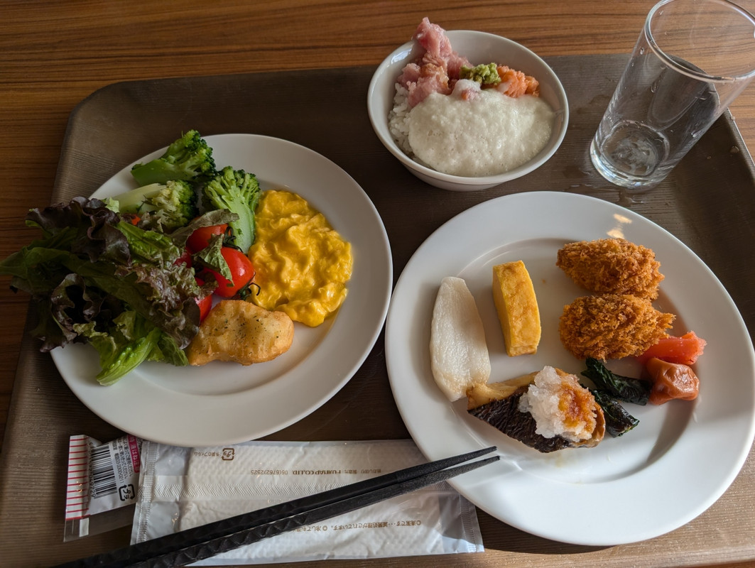 朝食のカキフライは美味しいです、