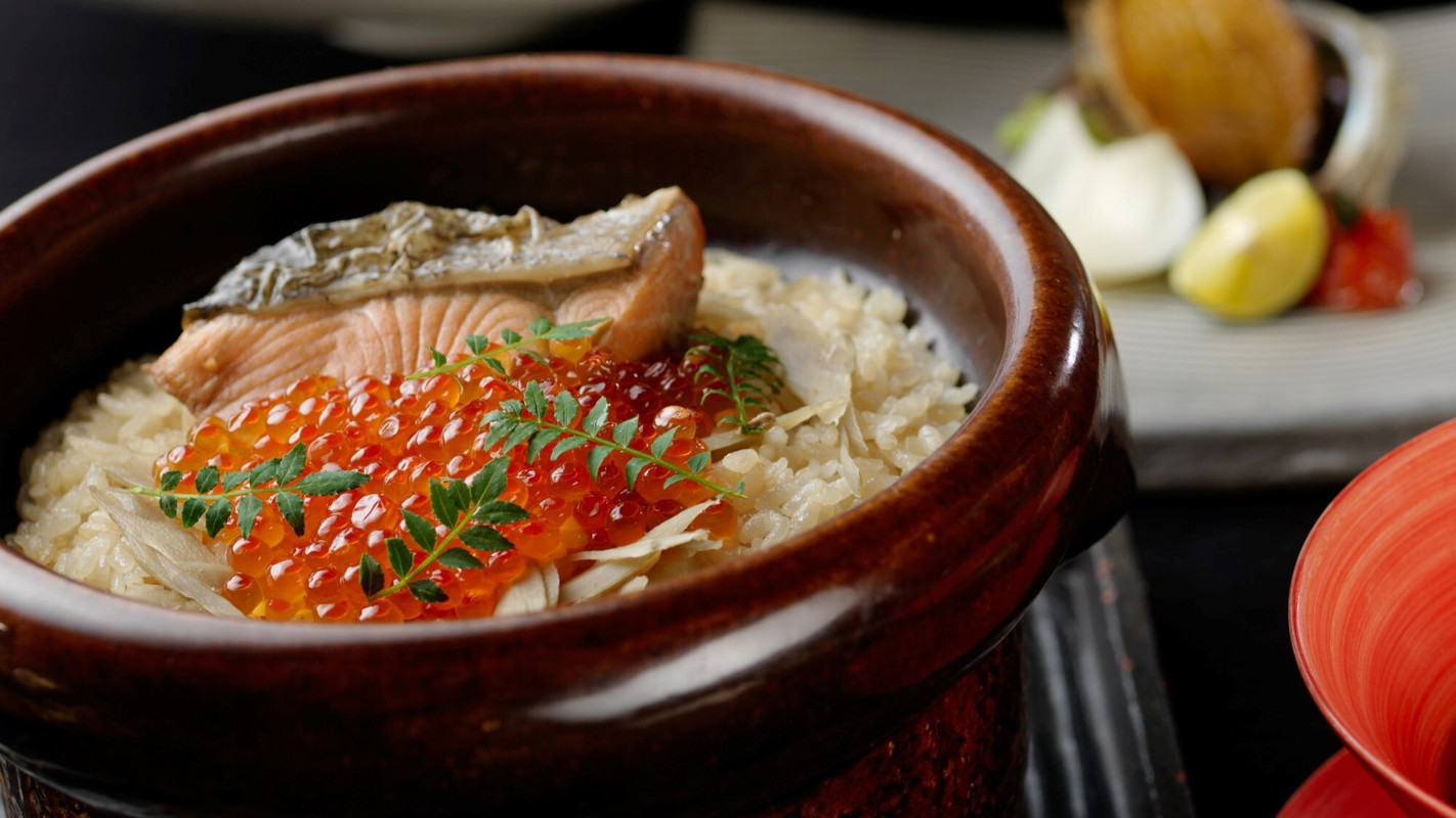 夕食／天の謌会席の料理一例