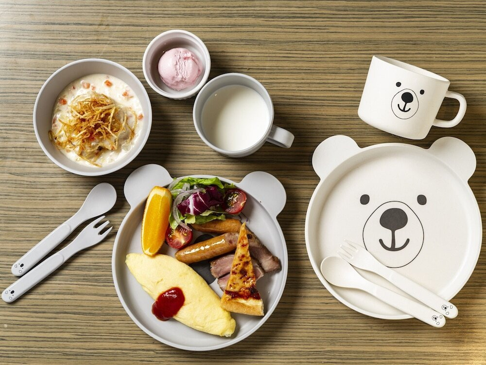 朝食ビュッフェ／お子様食器一例