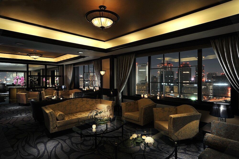 都会のオアシスで2人きりの時間をたっぷり過ごそう3915303