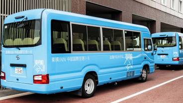 空港シャトルバス / 2