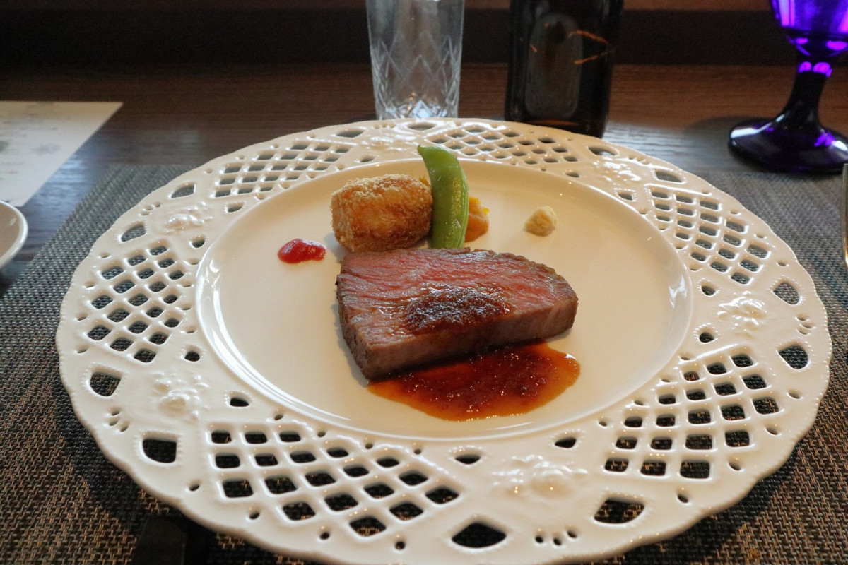 夕食メインの肉料理