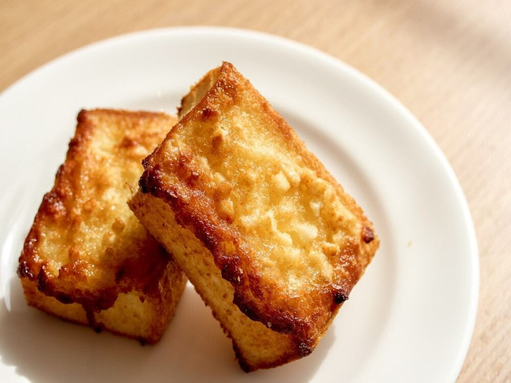 開業以来の人気メニュー「アーモンドトースト」など、郷土色豊かな朝食3532942