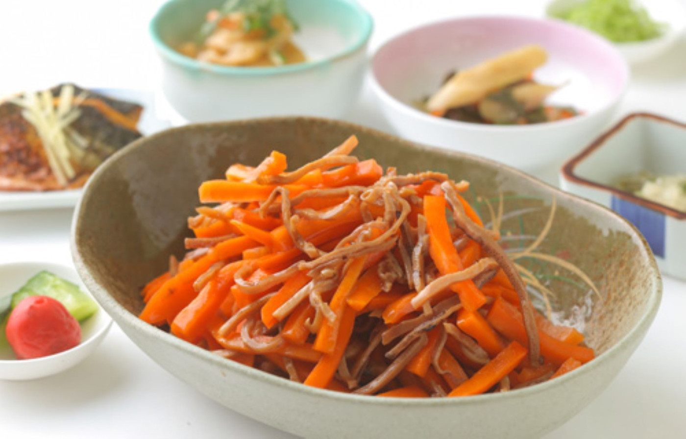 アーケード商店街に近く食べ歩きにもピッタリ3656538