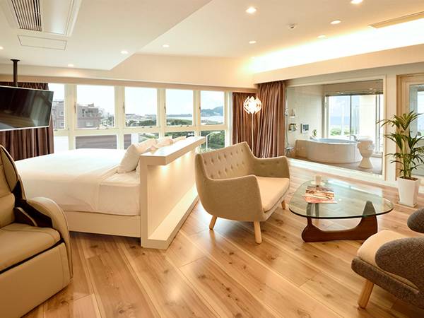 海が見える
とっておきのお部屋へ / 1