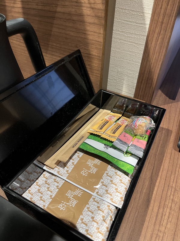 部屋にはコーヒーとお茶があります