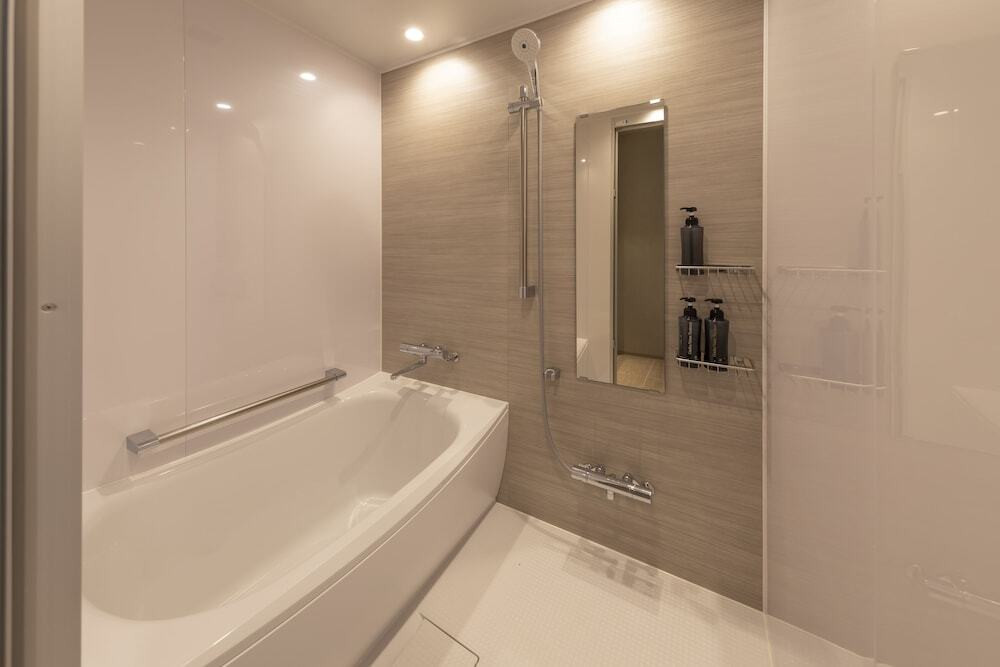 全室バストイレ別！温水プールもあり快適に過ごせるホテル4286396