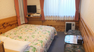 ダブルルーム　バスルーム付き