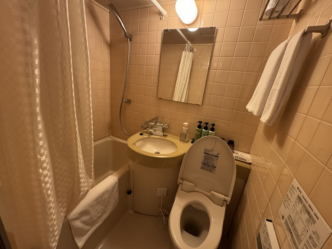 狭いユニットバス