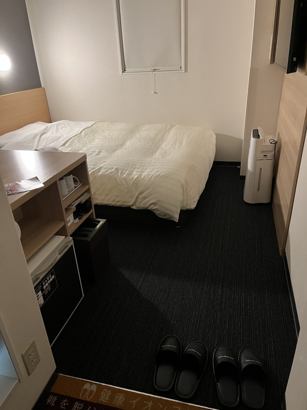 部屋では靴を脱ぎます