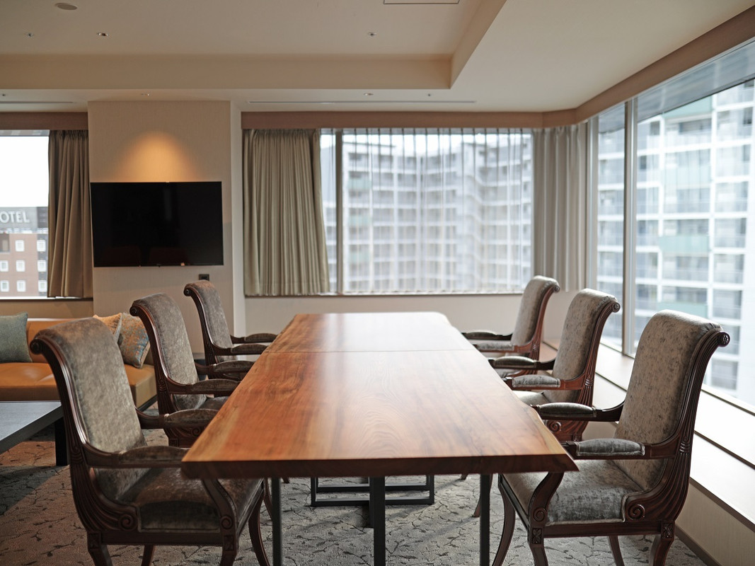 スイートルーム（ダイニング）