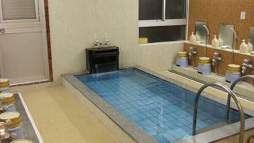 屋内スパ浴槽 / 1