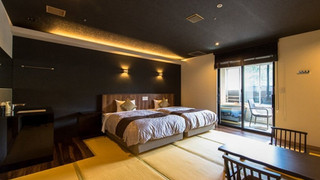 和室 喫煙可 半露天風呂付き