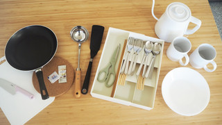 スタンダードルーム　ダブルベッド1台マッサージチェア1台付　禁煙　清掃料金別　連泊時の清掃なし