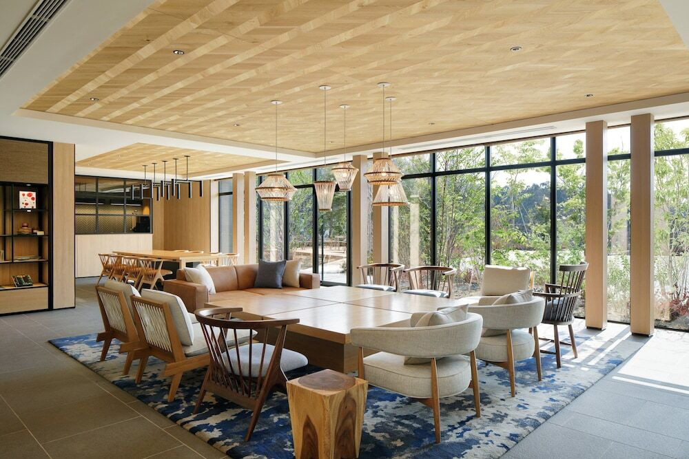 ロビーラウンジ