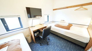 [プライベートルーム] ツイン [シャワー&トイレ共用] 禁煙