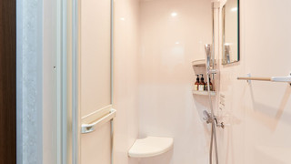 2カプセルルーム　男性用　共用シャワー＆トイレ