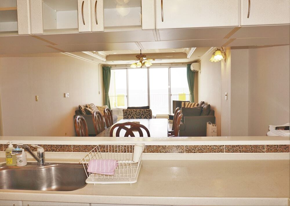 客室内のダイニングエリア