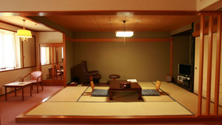 和洋室ファミリールーム(共用バスルーム)