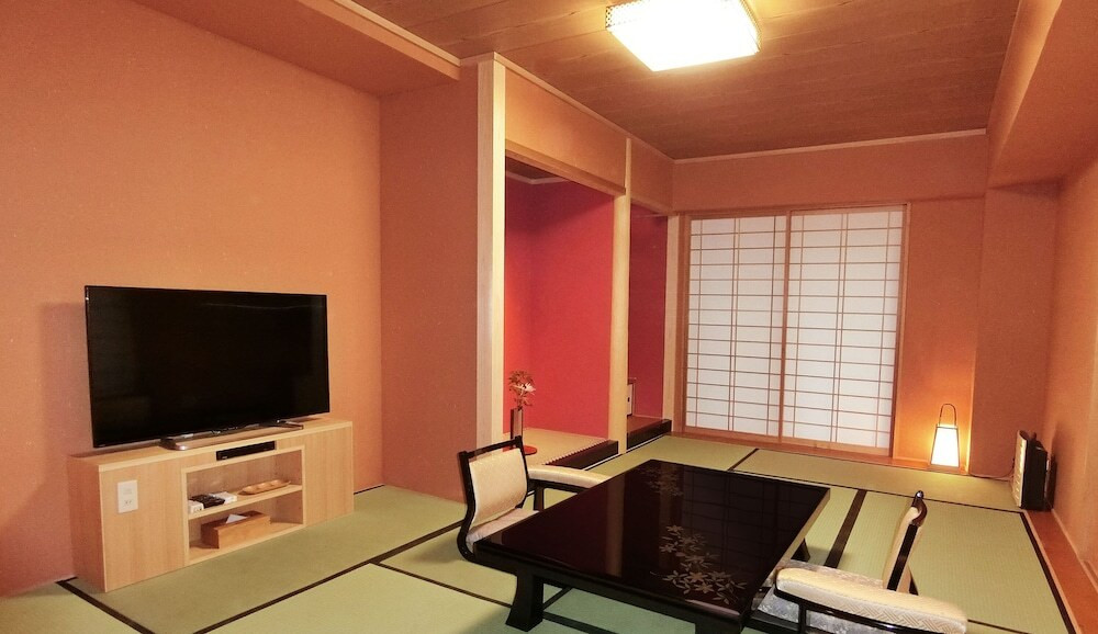 客室内のダイニングエリア