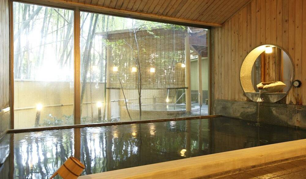 大浴場の開放感を
堪能しましょ / 3