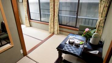 客室内のダイニングエリア / 21