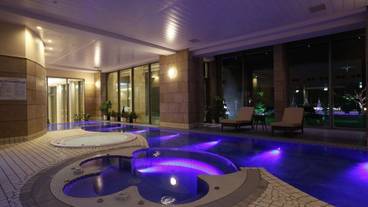 屋内スパ浴槽 / 1