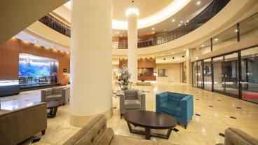 内部エントランス / 2