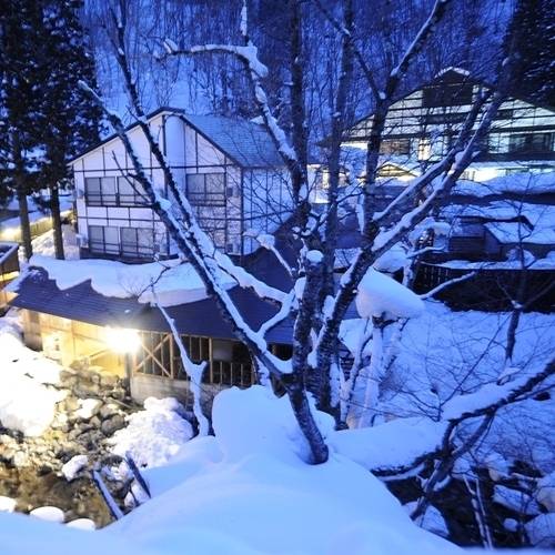 夜の外観　冬 / 3