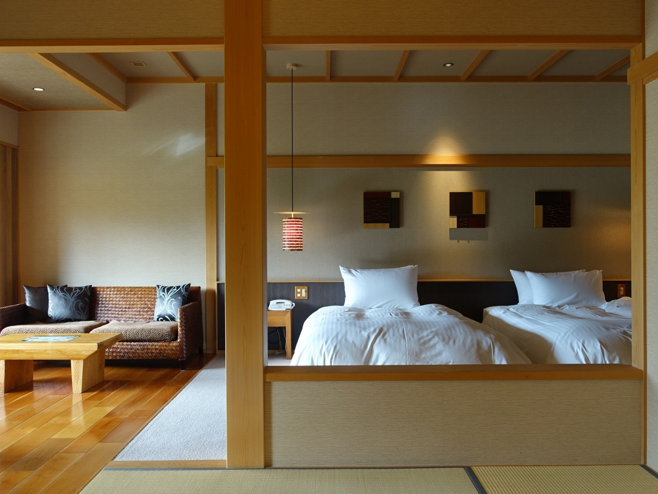 紅葉を眺めながら寛げる！源泉かけ流しの贅沢な露天風呂付き客室3983585