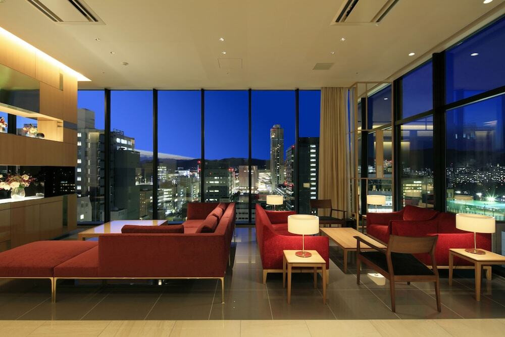 ロビーラウンジ