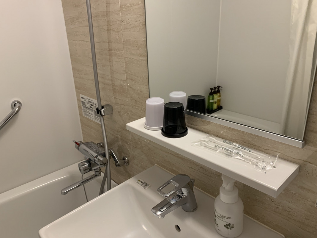 アメニティは最小限です。環境に配慮する観点から、これで十分。