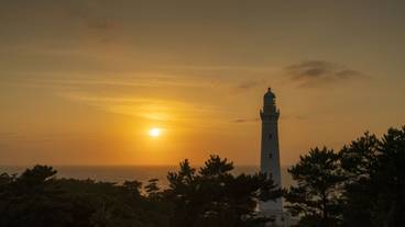 宿から望む灯台 / 6