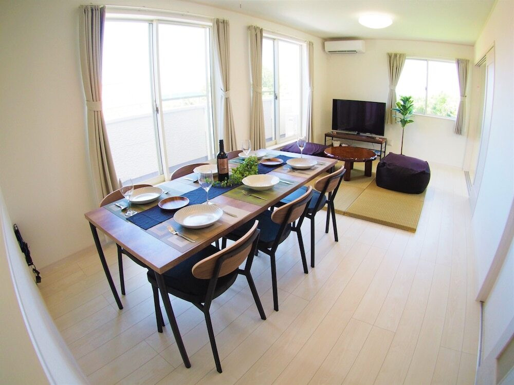 客室内のダイニングエリア