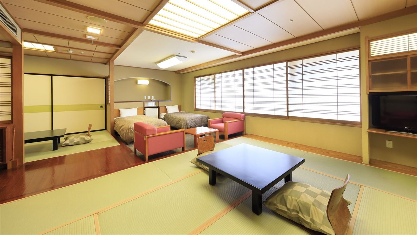 和洋室10畳+6畳+ツイン