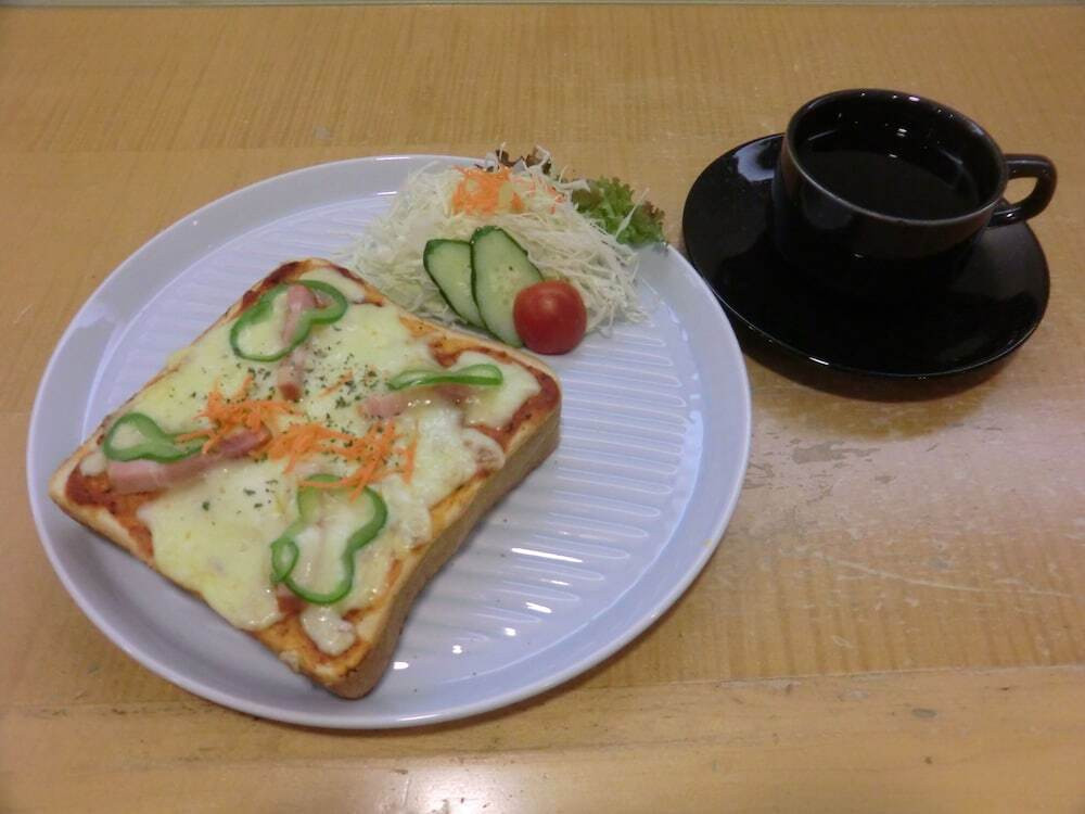 朝食