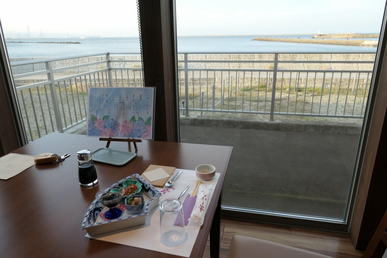 「お宿 浜田館」 料理 154175817 （夕食）テーブル