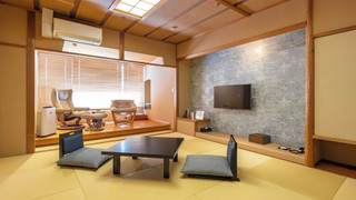 Japanese Style Room with Outdoor Jacuzzi