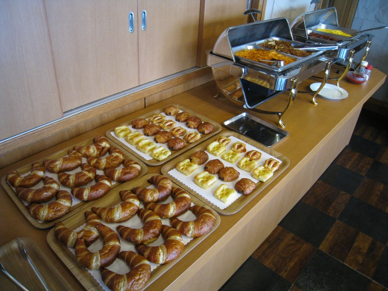 アツアツ・フワフワの焼き立てパンが無料で食べ放題！3955737