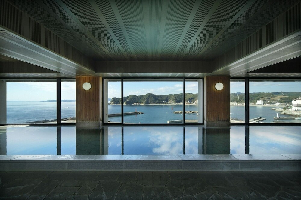 サウナ付きの大浴場でも絶景を堪能3995277