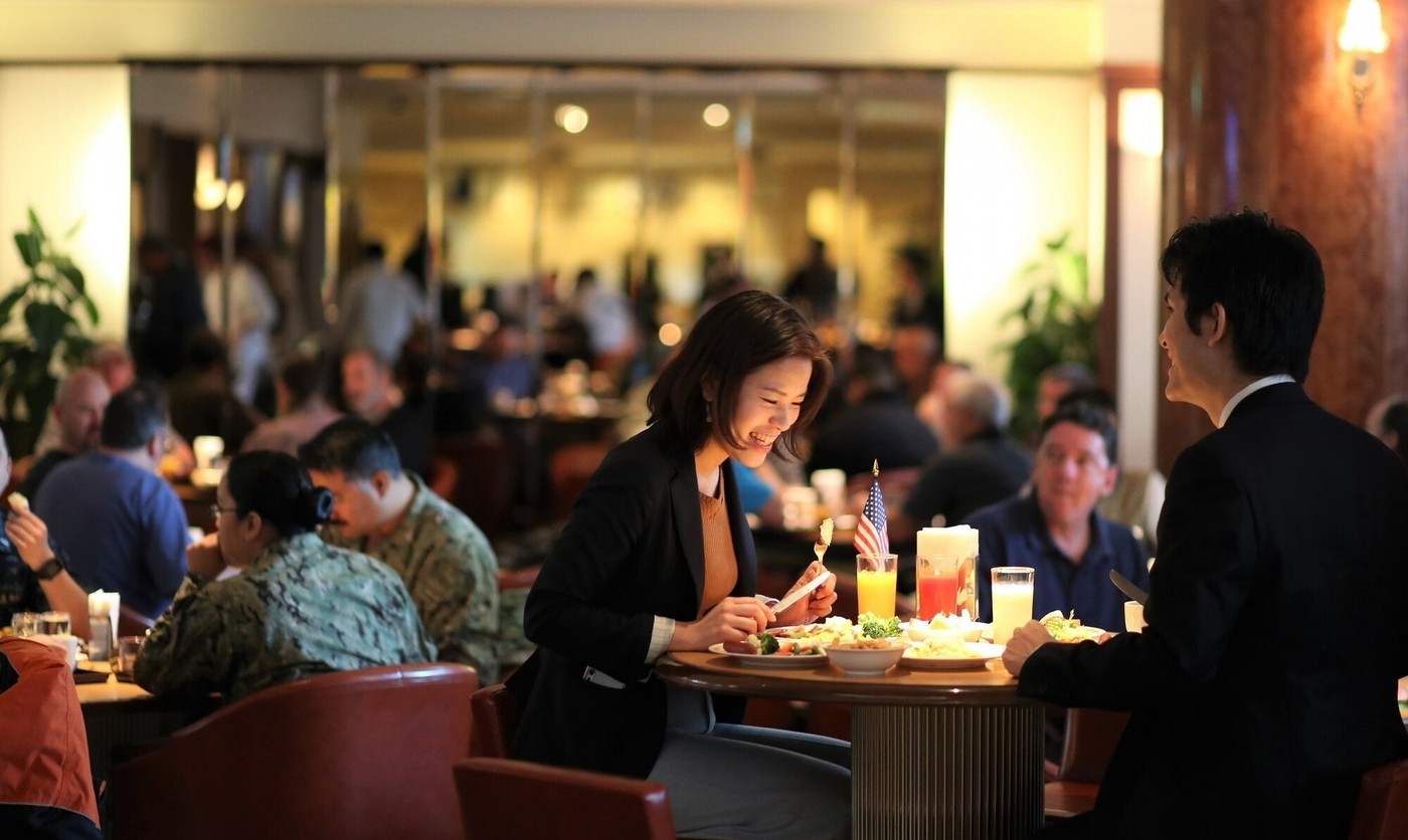 英語が飛び交うホテルでワクワク異国体験3484565