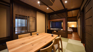 ⺟屋 露天⾵呂付き特別室