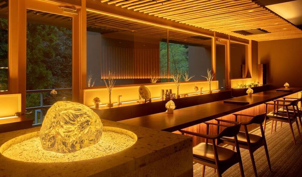 ロマンチックな
夜のひと時を / 1