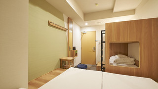 プライベート フォース＜二段ベッド＋ツインベッド＞ 共用バスルーム