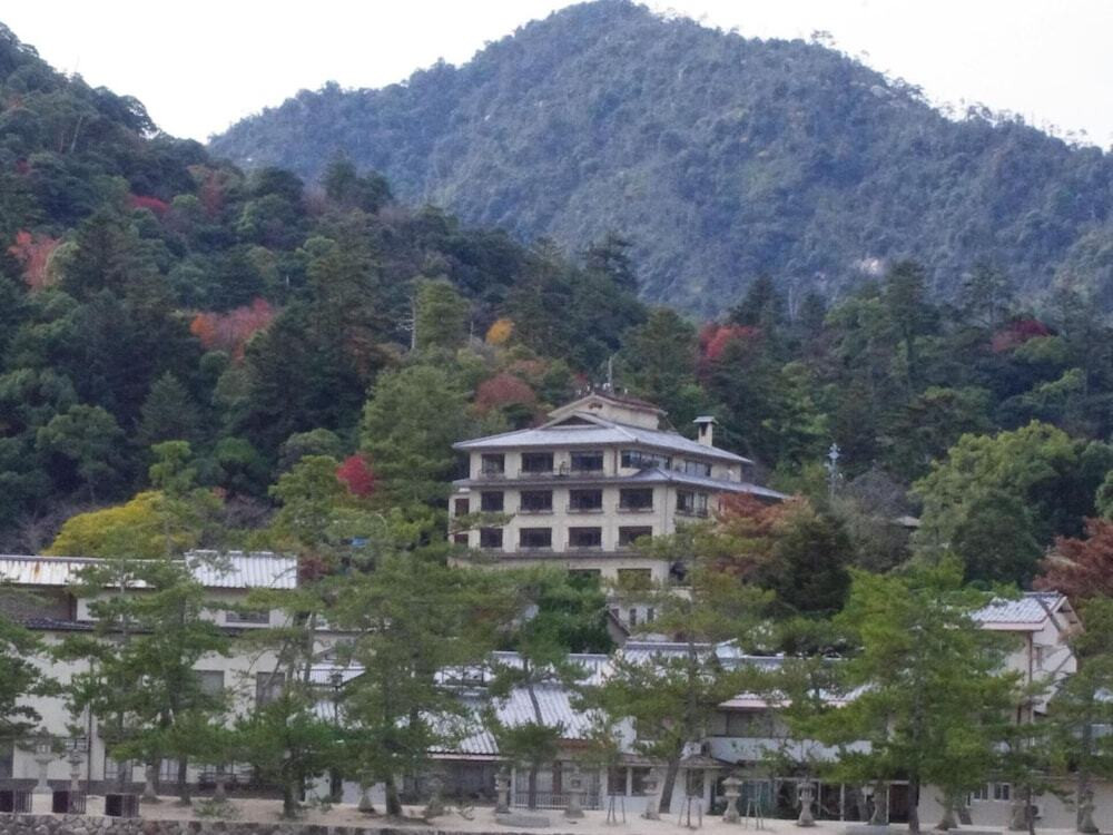 無料の貸切展望露天風呂も!高台から宮島を一望できる絶景宿4238769