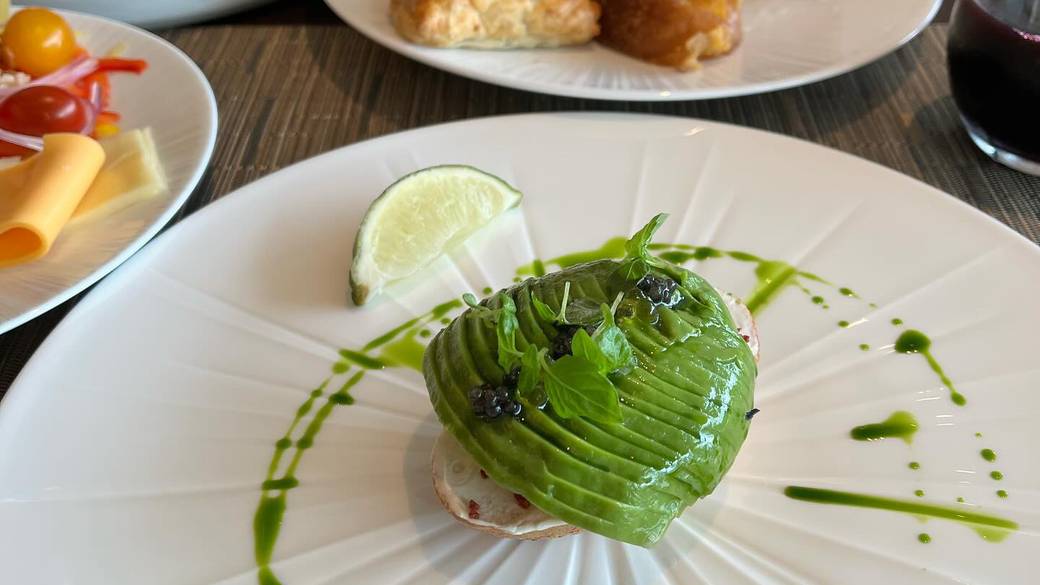 メイン　アボカドトースト / 5