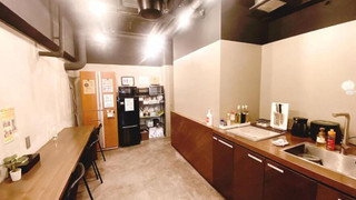 コンパクト ダブルルーム 共用バスルーム