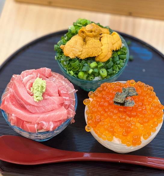 「おさかな丼屋」メニュー① / 3